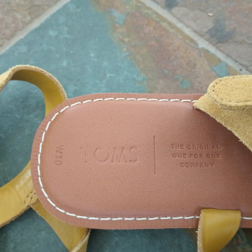New Toms Flat Sandals - Picture 5 of 8